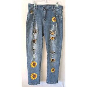 Distressed Daisy Leopard print Denim Women's jeans size XL 36 Waist